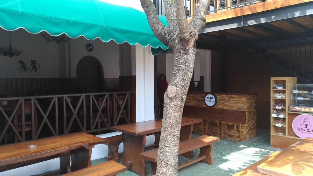 Bladok Hotel & Restaurant Yogyakarta Exterior foto